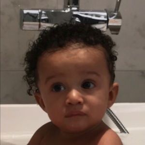 Meet your Posher, Assata